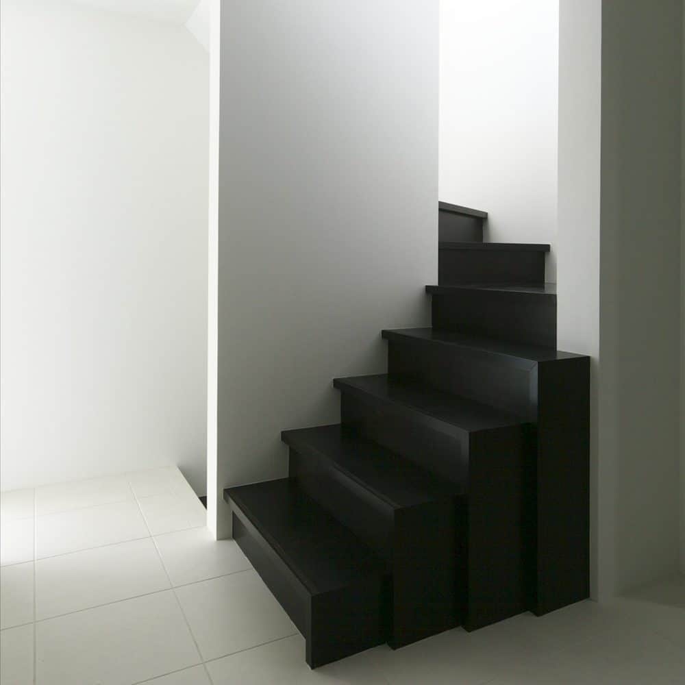 056 09
